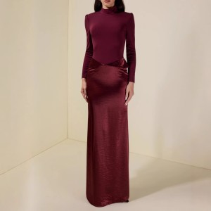 Deep red fitted halter-neck long-sleeved backless sexy dress with long skirt