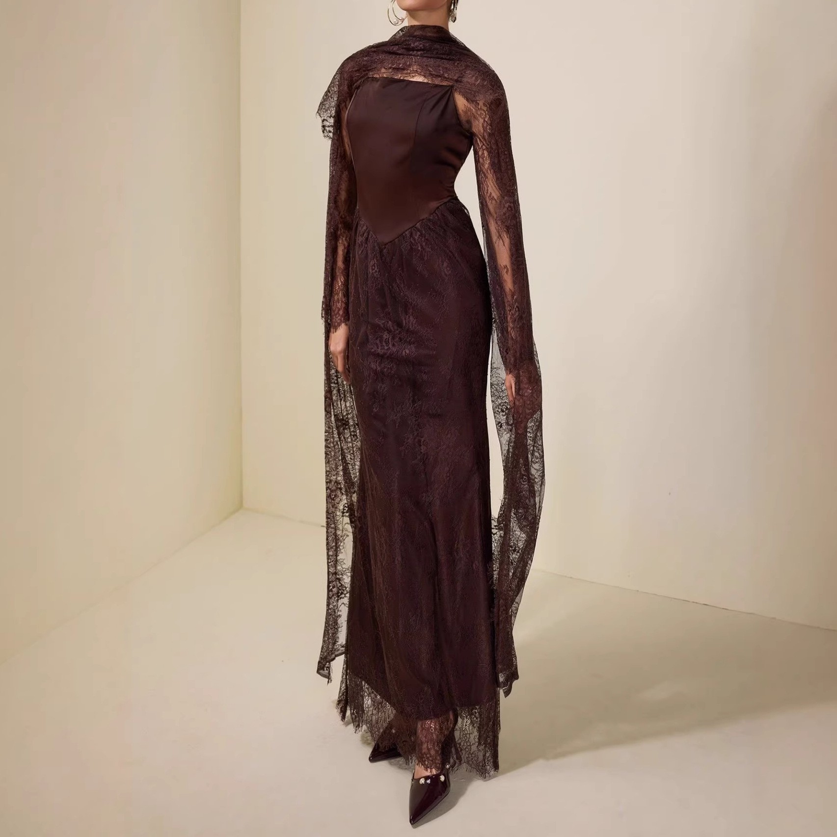 Lace ribbon halter-necked patchwork dark brown elegant dress